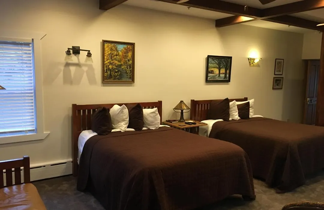 Lake Pointe Inn-1